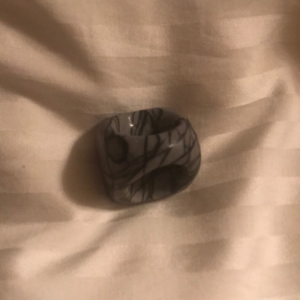 Grey stone ring - Picture 3 of 3